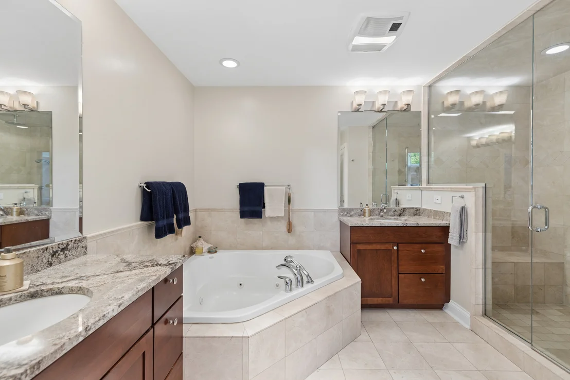 Photo of 860 Kenton Road