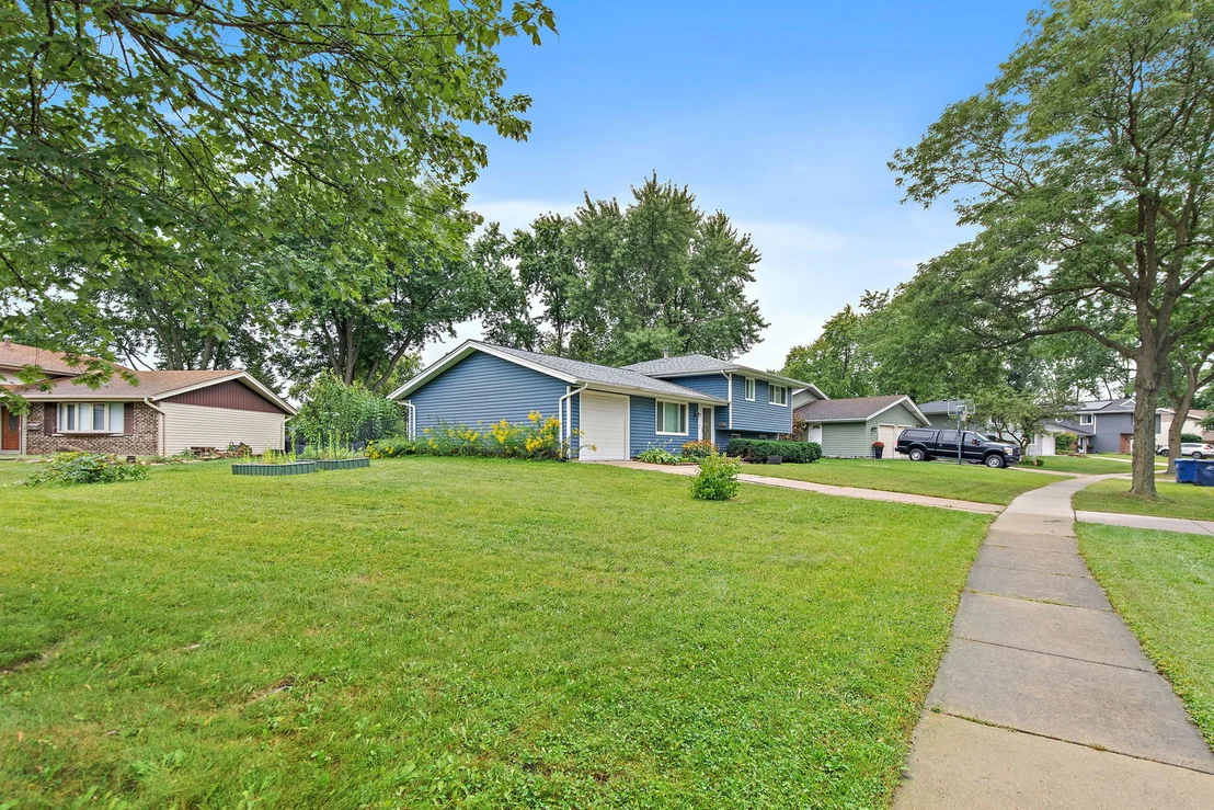 Photo of 321 Desmond Drive