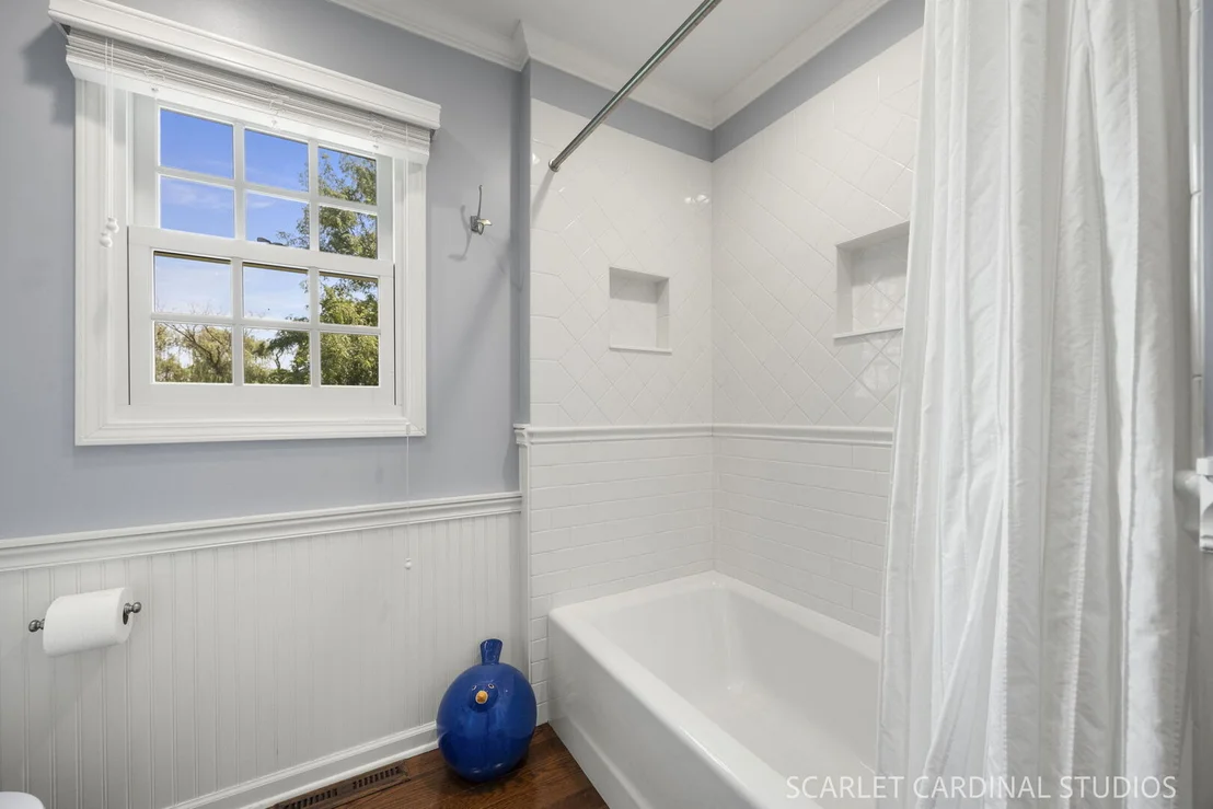 Photo of 516 Braemar Avenue