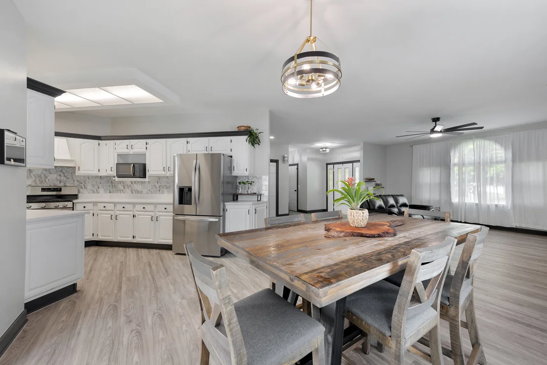 Photo of 660 Louise Drive