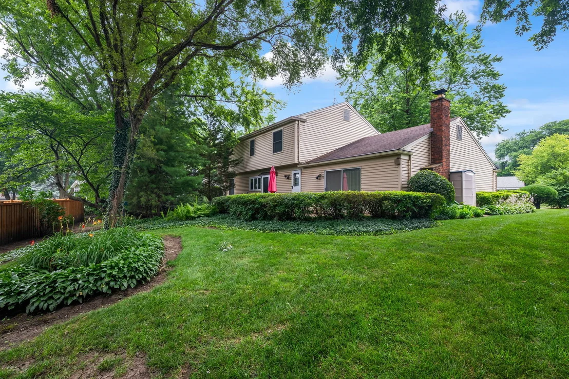 Photo of 321 Ambleside Drive