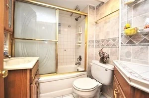 Photo of 910 Hollywood Avenue