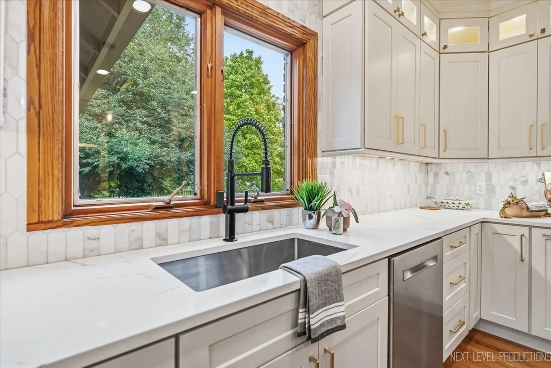 Photo of 3663 Wolf Road