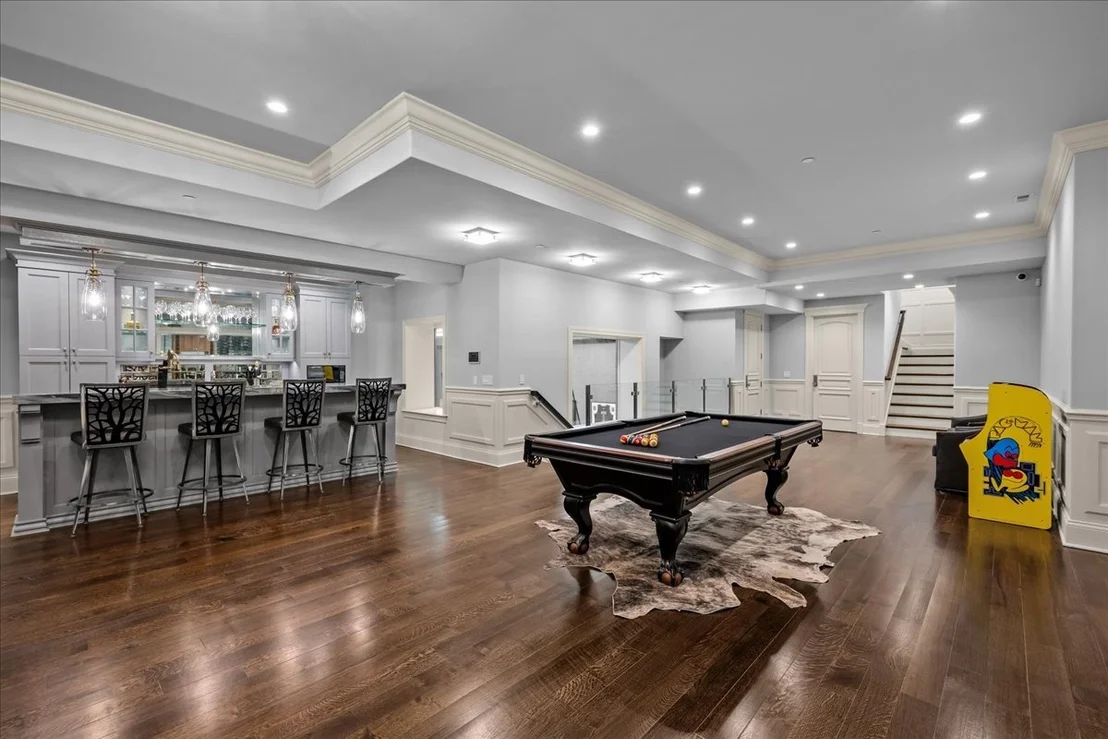 Photo of 677 Sheridan Road