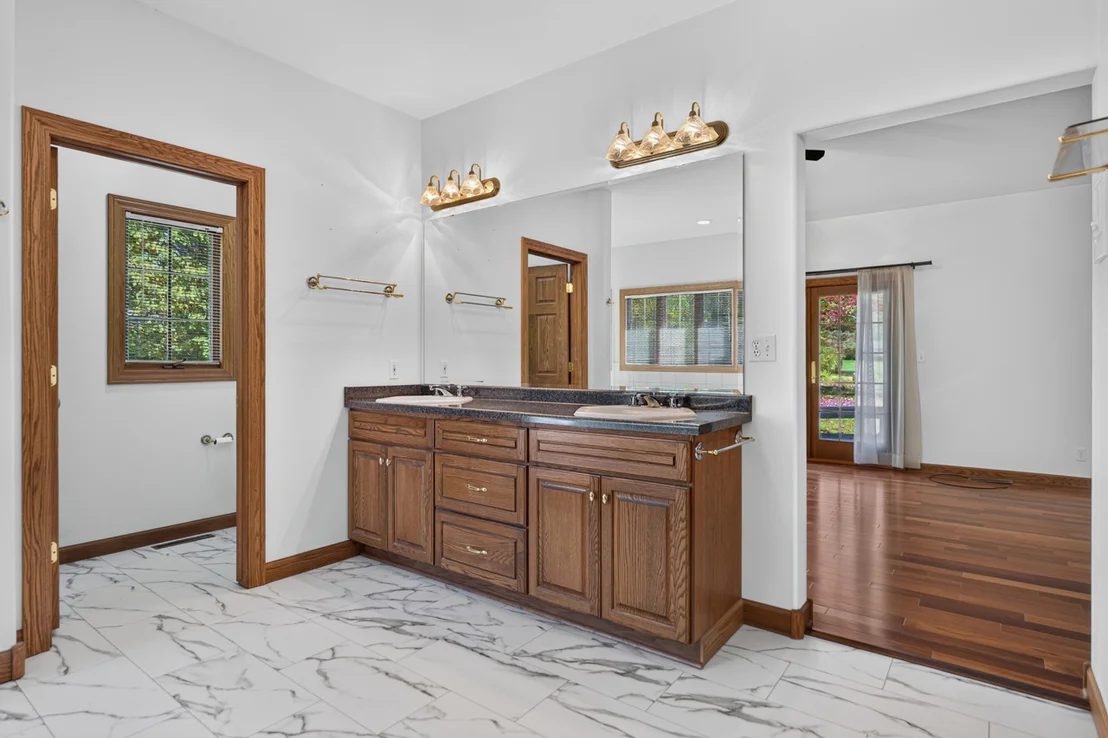 Photo of 1646 Valley View Road