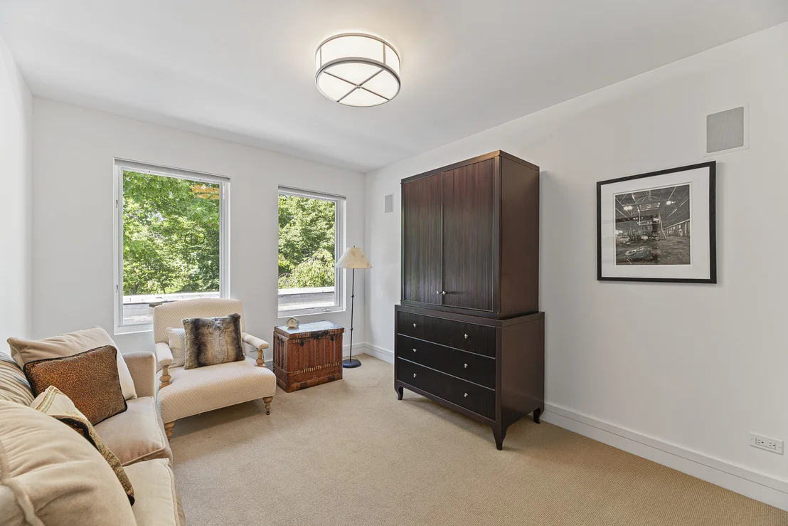 Photo of 165 Maple Avenue
