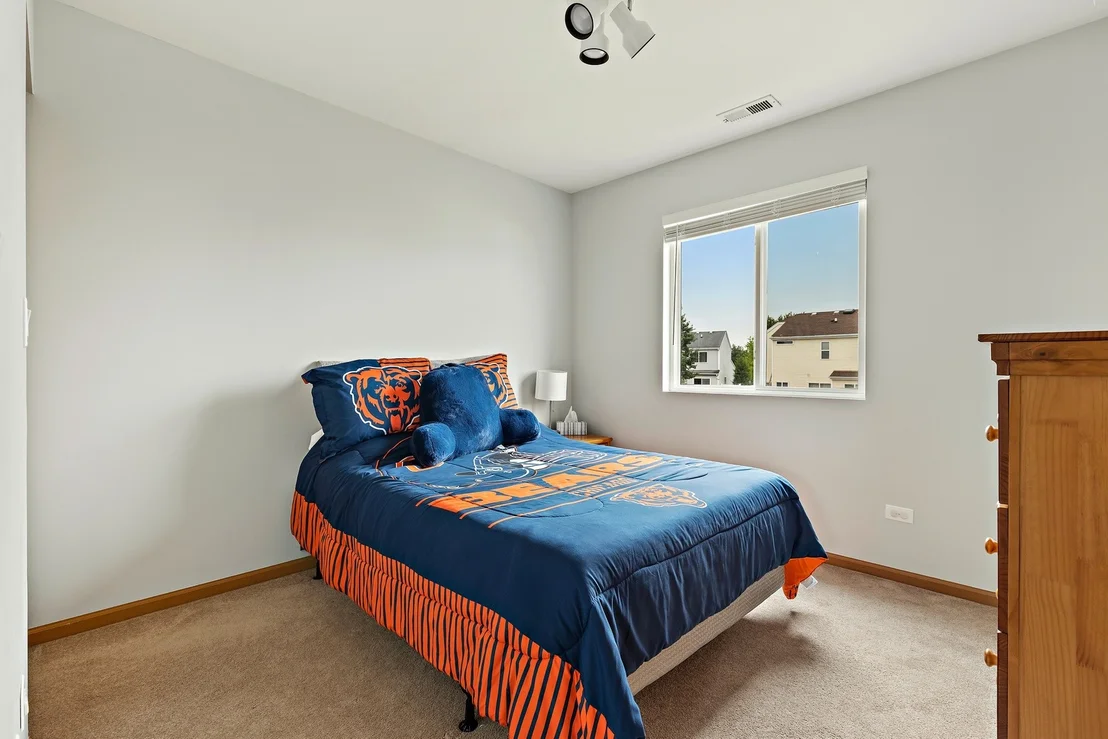 Photo of 907 Mission Boulevard