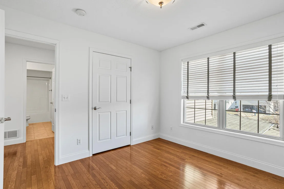Photo of 2517 PEMBROOK Point