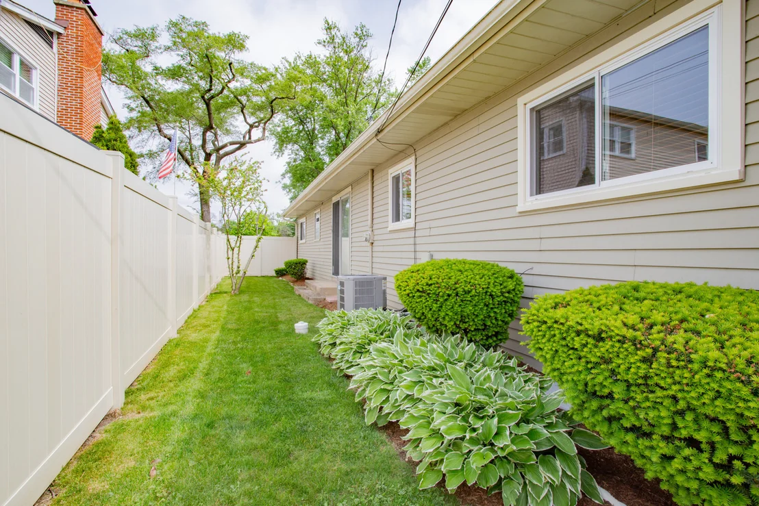 Photo of 818 Leahy Circle