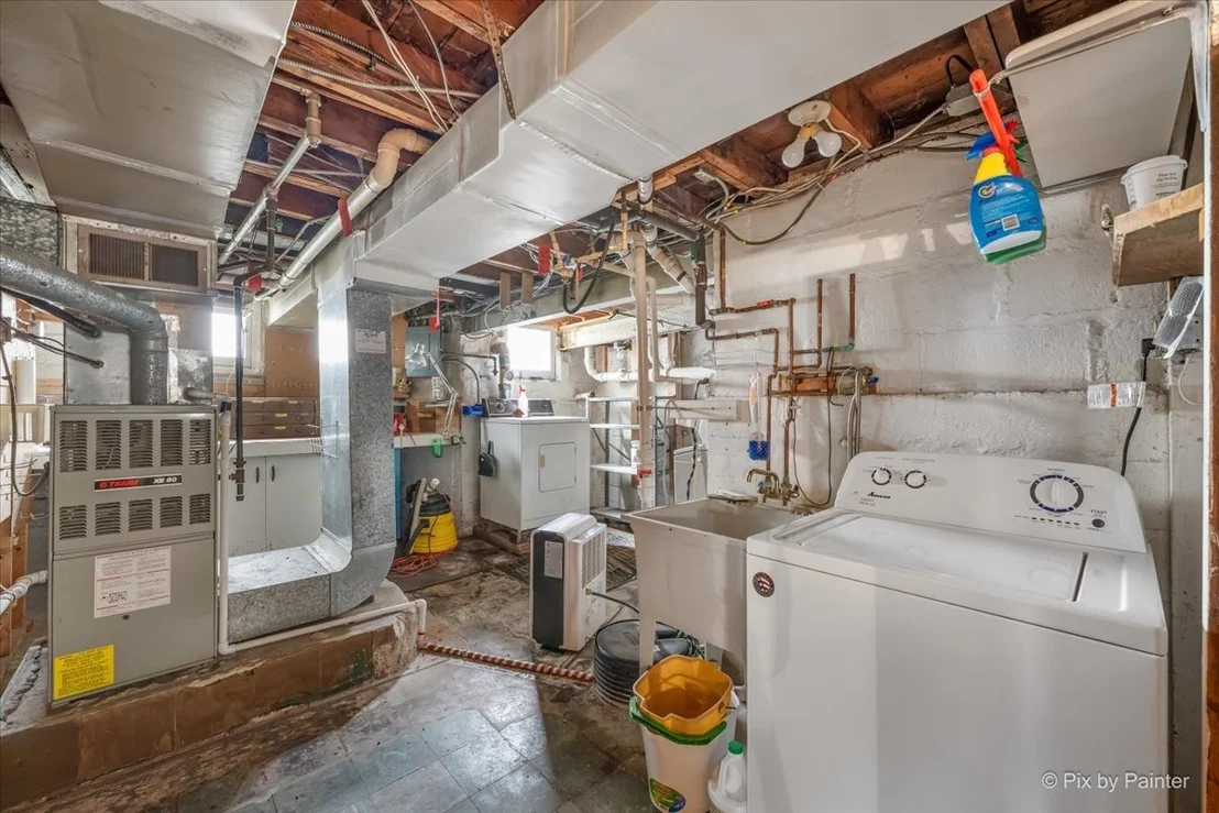 Photo of 2409 Grove Lane