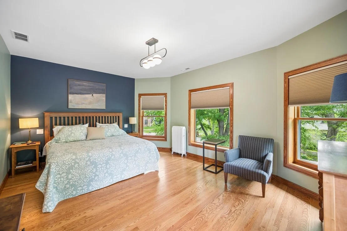 Photo of 1101 Forest Avenue