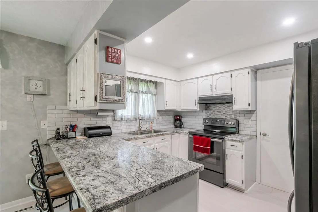 Photo of 122 Camelot Drive