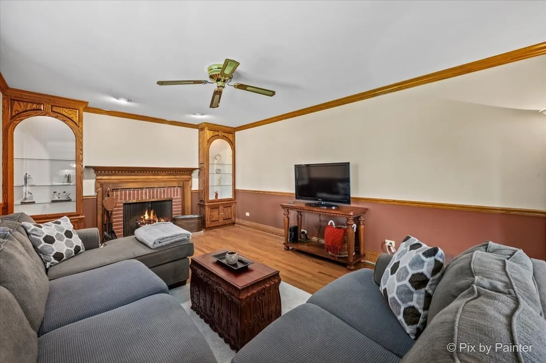 Photo of 765 Crest Drive
