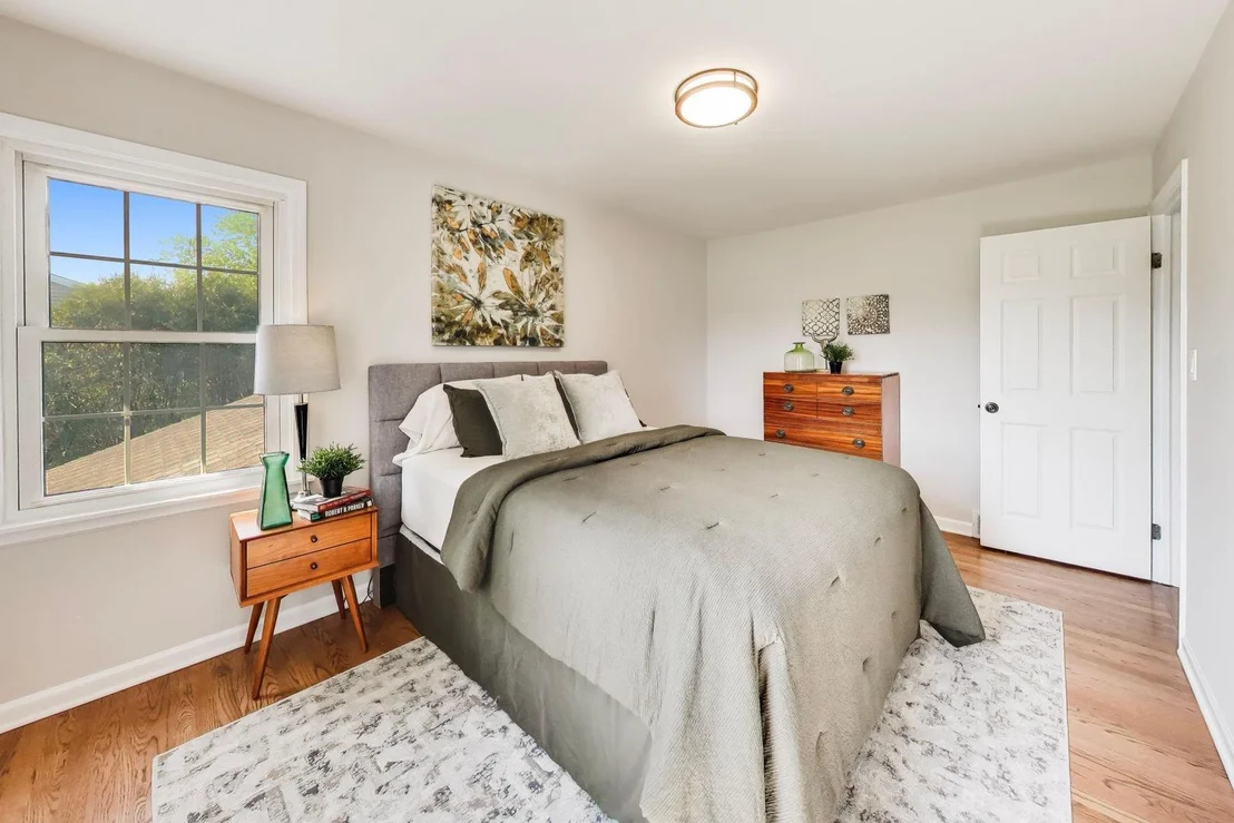 Photo of 363 Anjou Drive