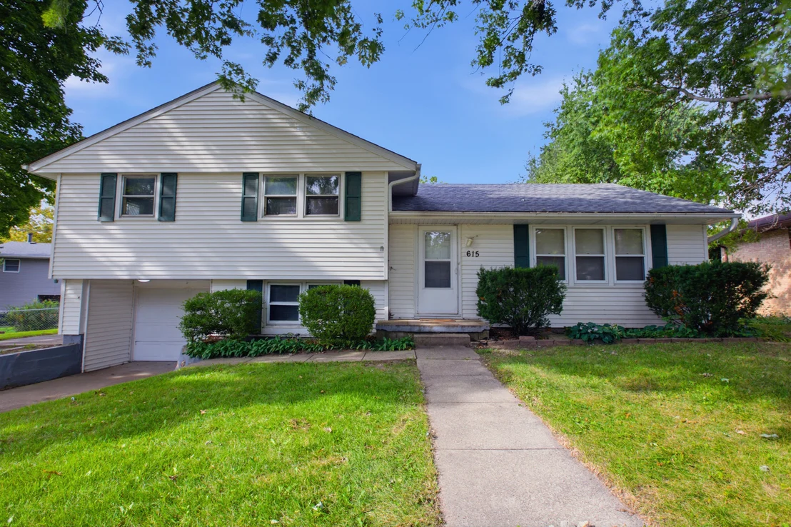 Photo of 615 Richards Lane