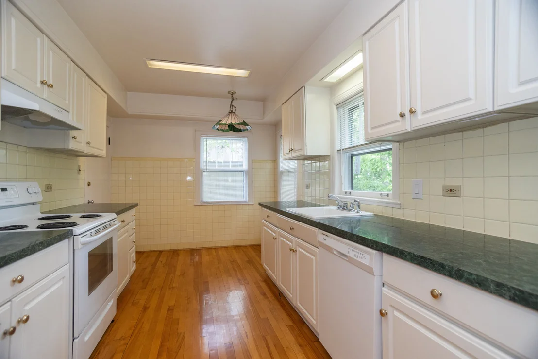 Photo of 2545 Greeley Avenue