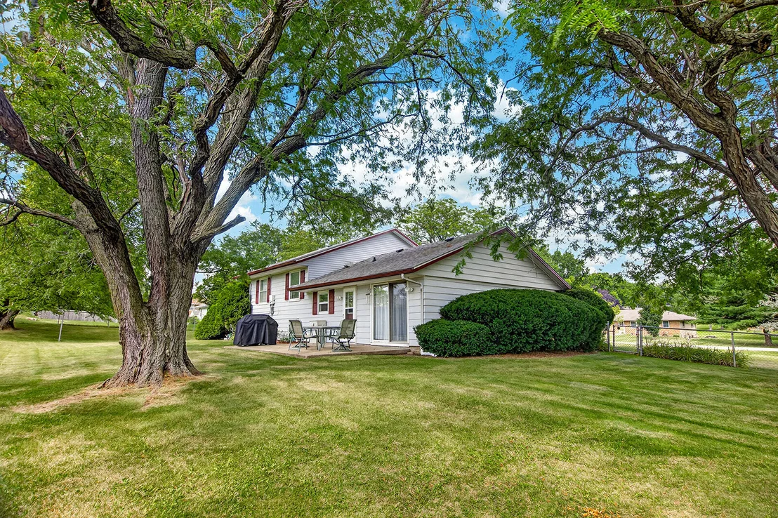Photo of 8586 Yellowstone Drive