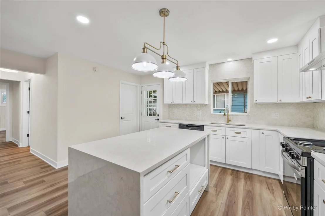 Photo of 1245 W Violet Street