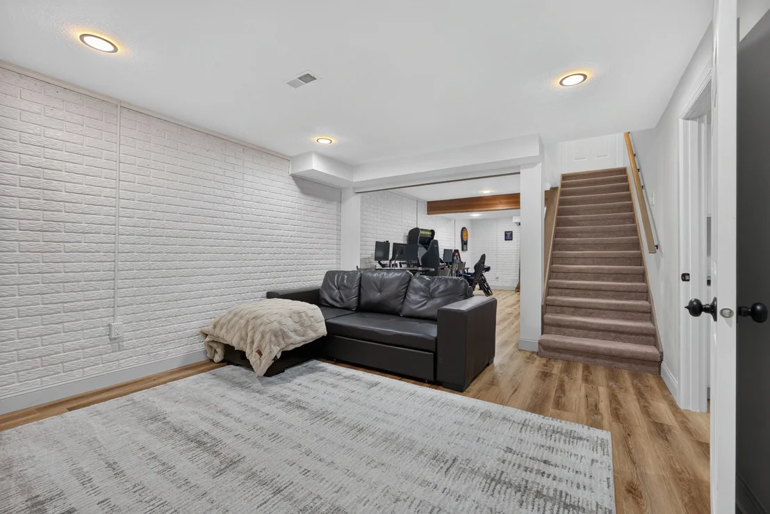 Photo of 9159 Deer Ridge Drive