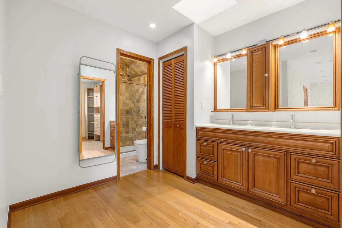 Photo of Unit F at 8316 Highpoint Circle