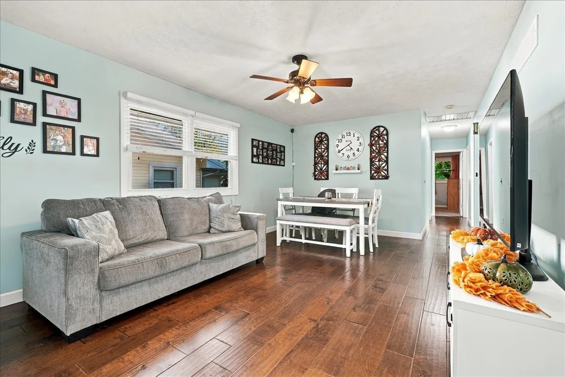 Photo of 1211 Searle Drive