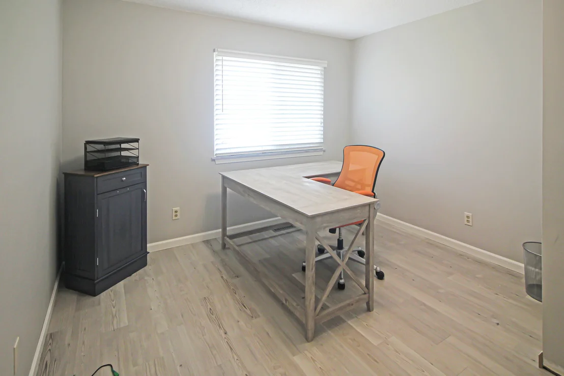 Photo of Unit 0 at 915 Laura Drive