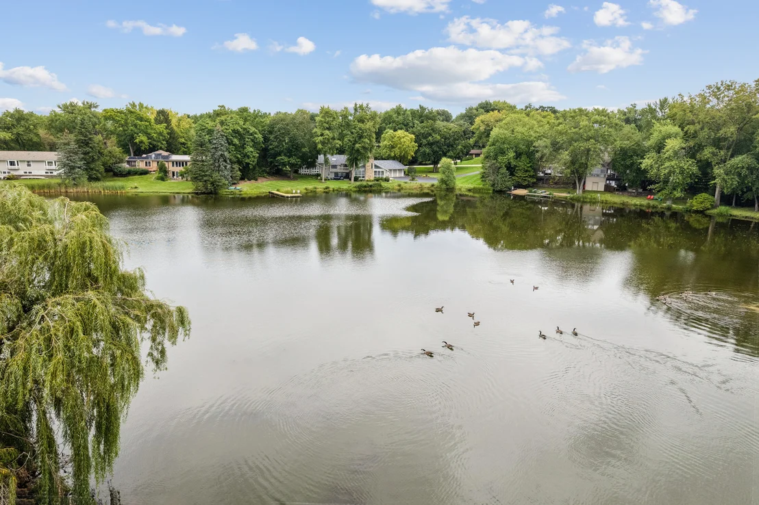 Photo of 498 Lakepoint Drive