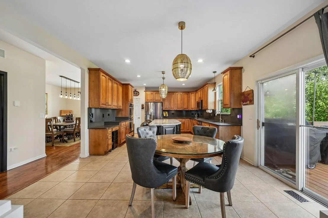 Photo of 772 E Lindsey Lane