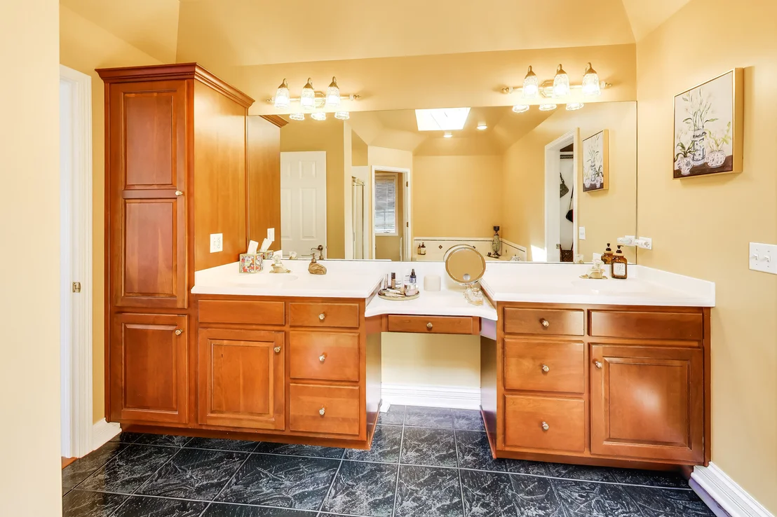 Photo of 2615 Saddlebrook Drive