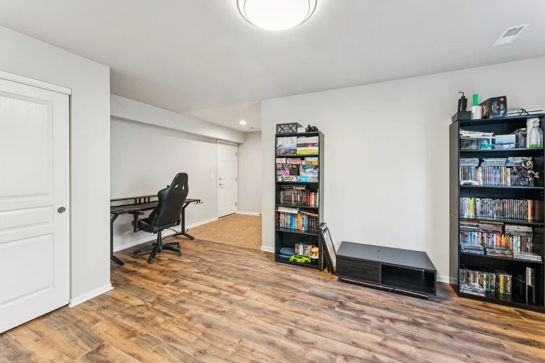 Photo of 464 Valentine Way