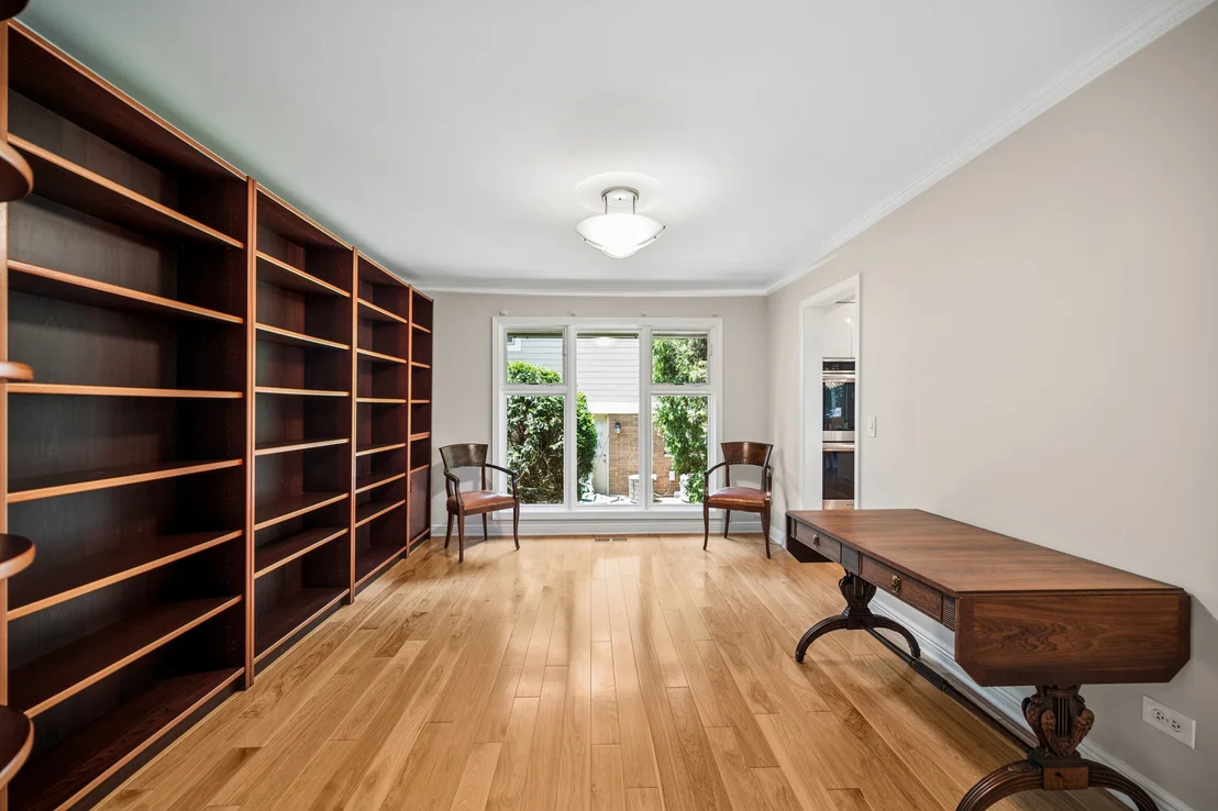 Photo of 2036 Valley Lo Lane