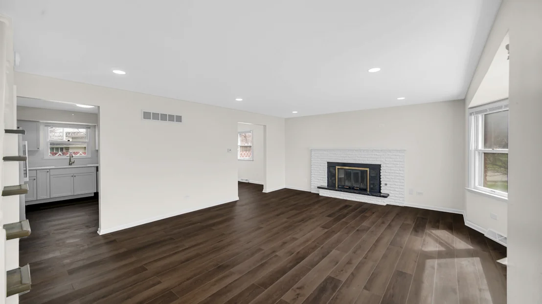 Photo of 17525 Maple Avenue