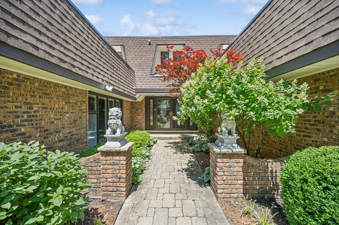 Photo of 2036 Valley Lo Lane