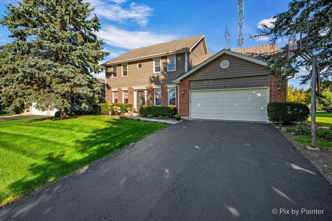 Photo of 765 Crest Drive