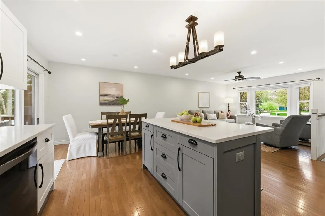 Photo of 836 Longmeadow Drive