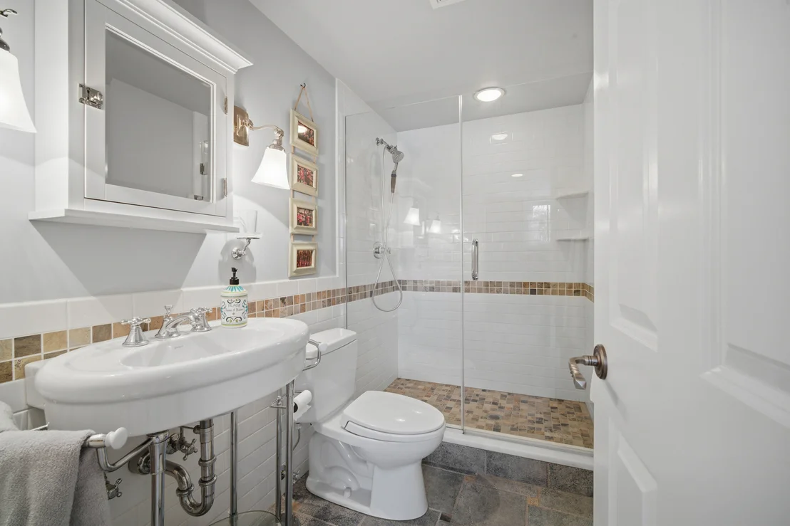 Photo of 422 Old Mill Circle