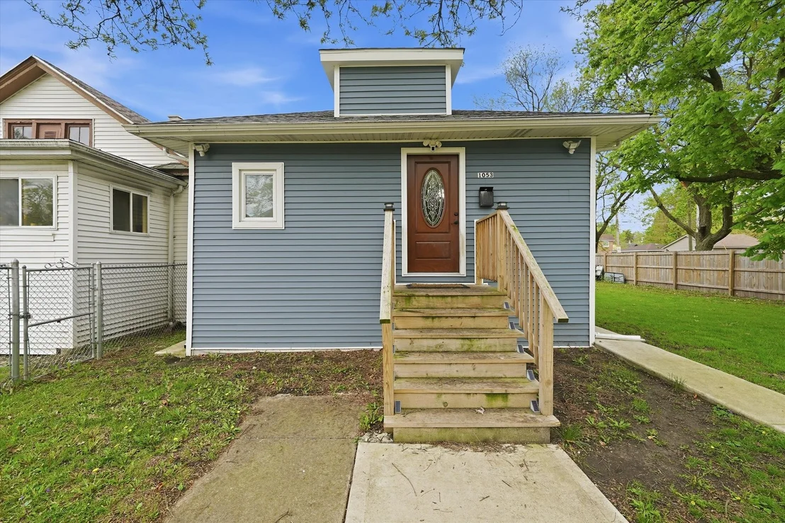 Photo of 1053 W 104th Place