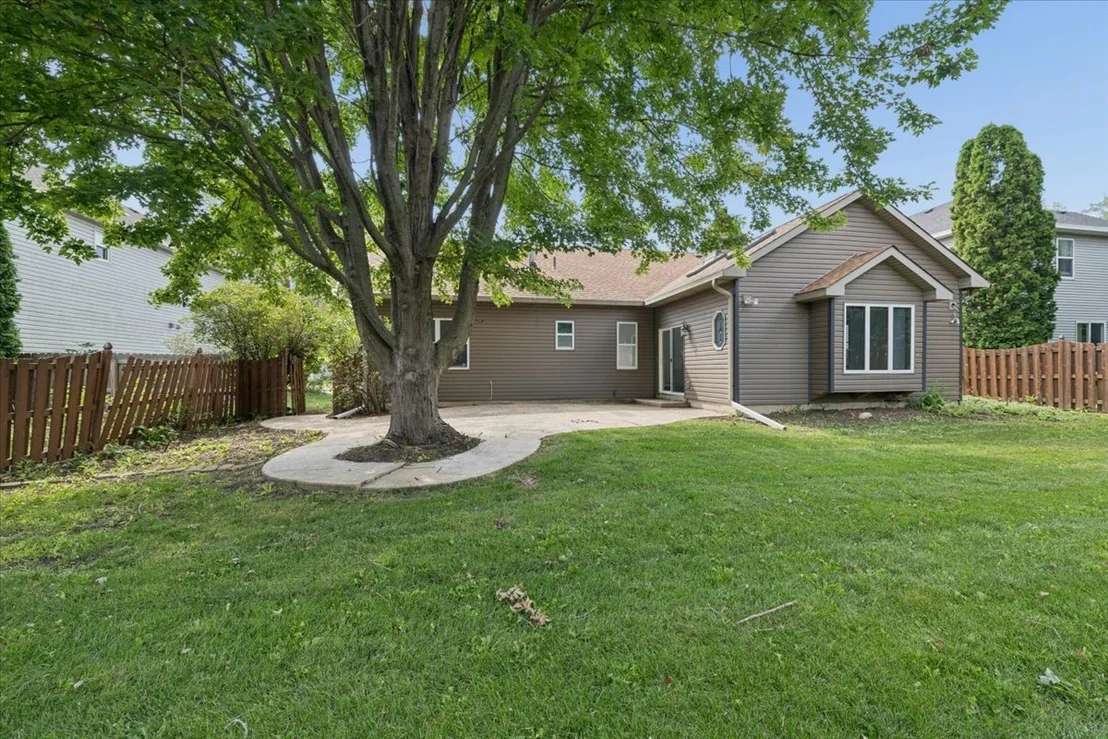Photo of 415 Juniper Drive