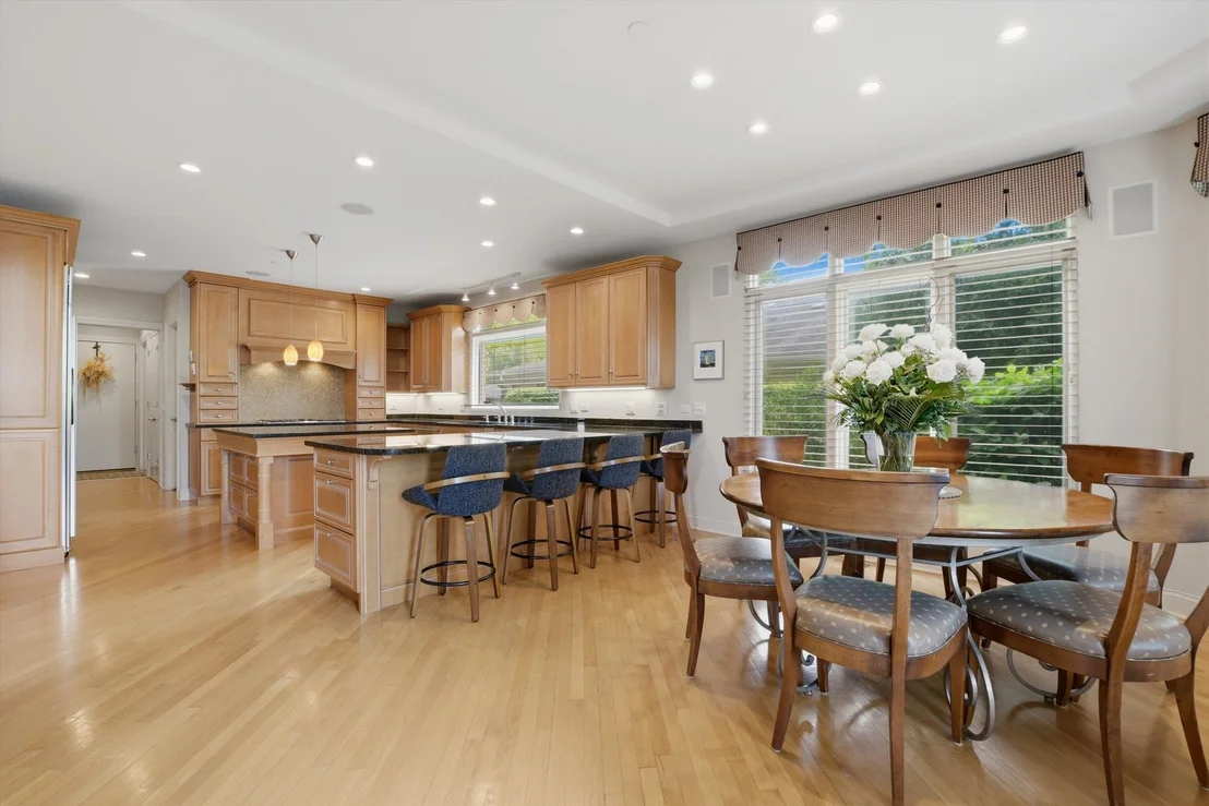 Photo of 809 Edgemont Lane
