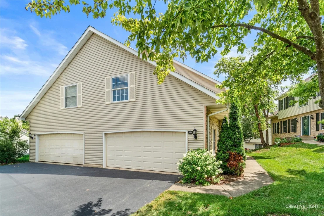 Photo of 1404 Laurel Oaks Drive