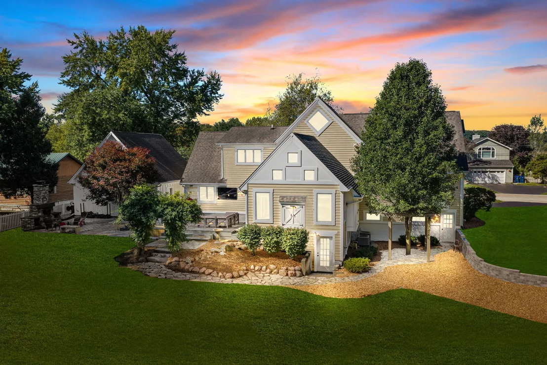 Photo of 27069 W FOX RIVER Road