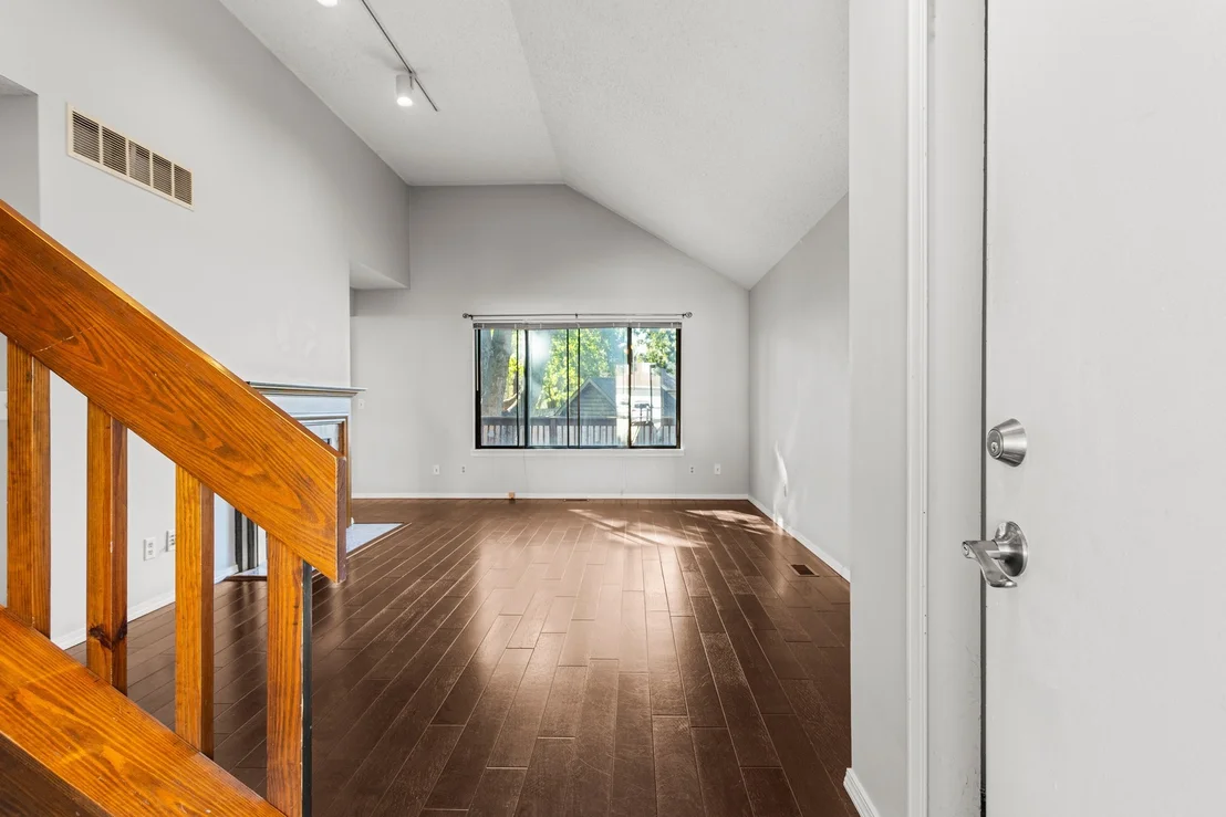 Photo of 726 Higgins Road