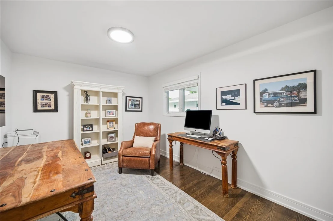 Photo of 920 Pine Tree Lane
