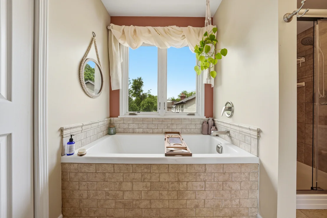 Photo of 260 Hillhurst Drive