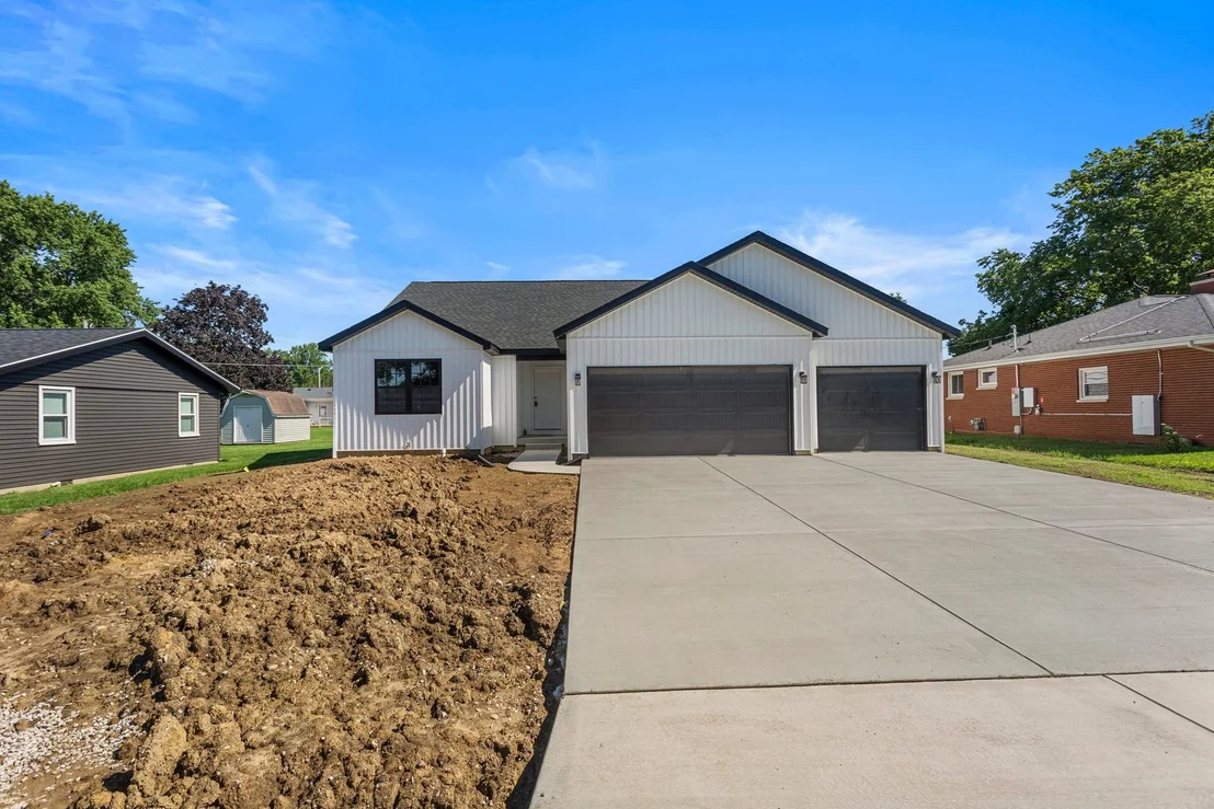 Photo of 202 W Evergreen Drive