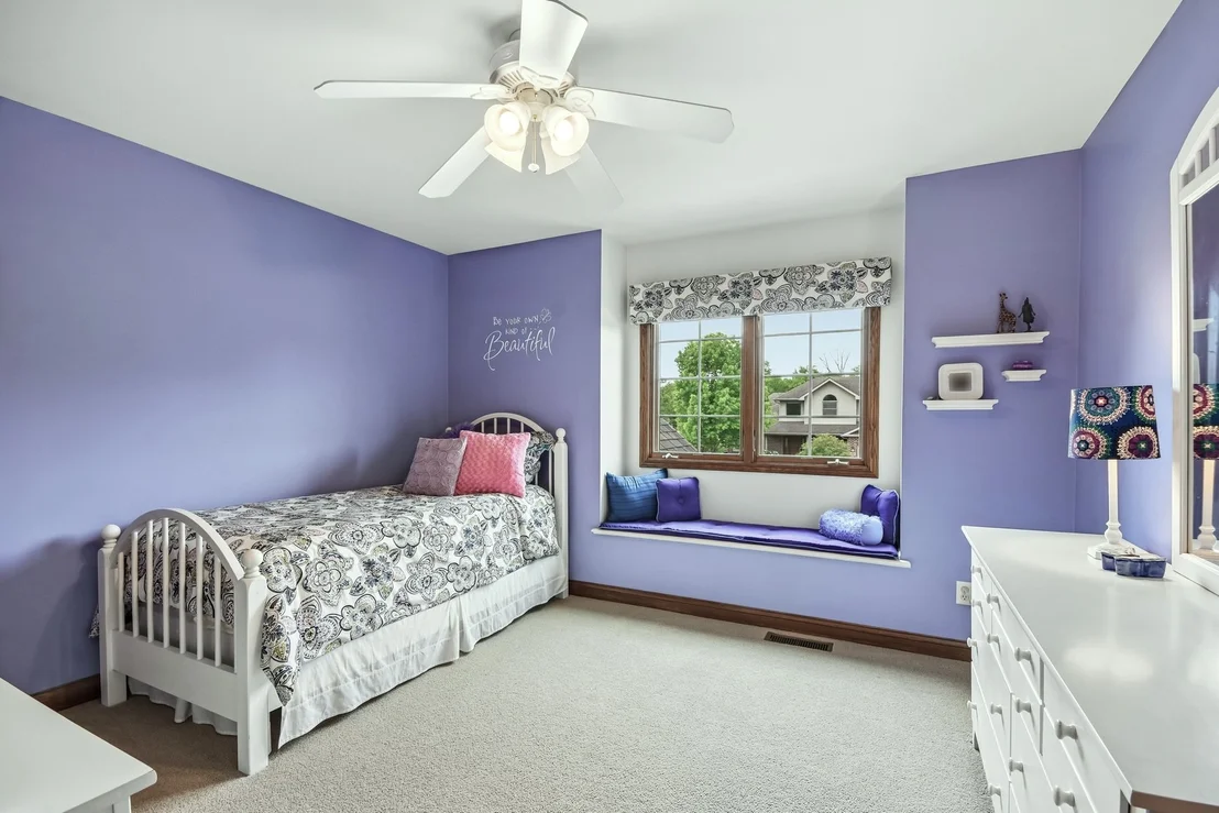 Photo of 1041 Lakeview Drive