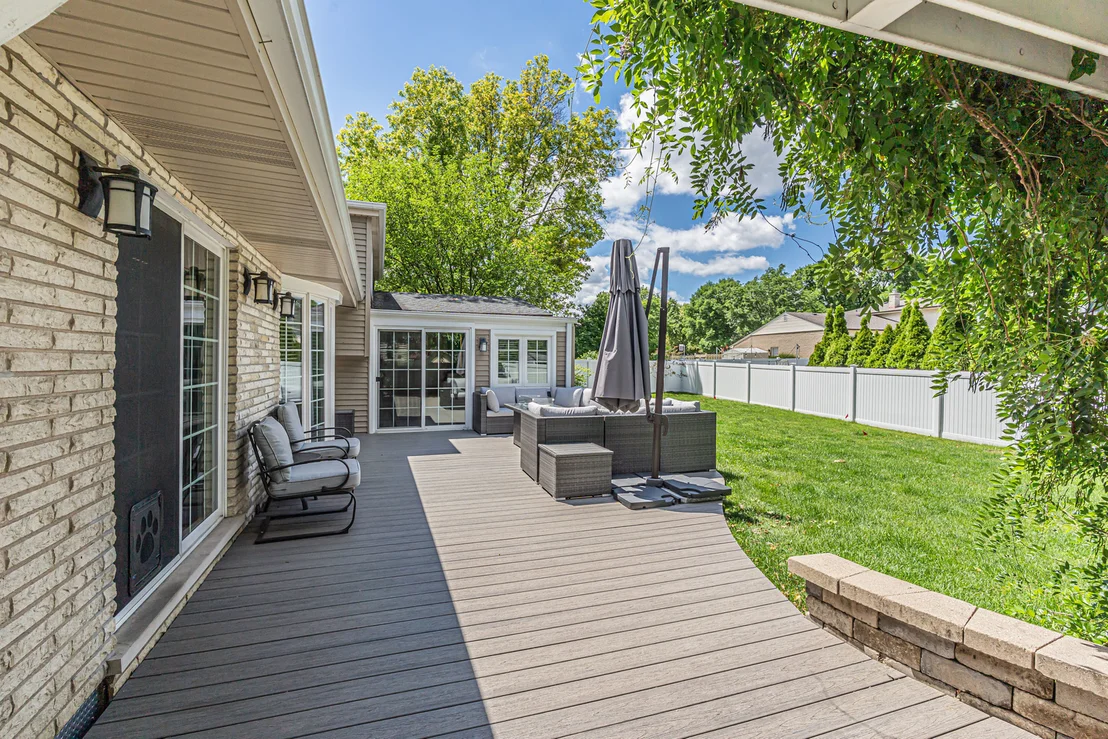 Photo of 210 W Pickwick Road