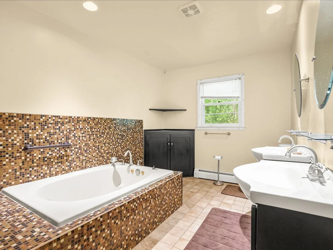 Photo of 2519 Highcrest Road