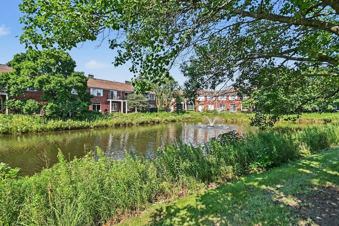 Photo of 994 Kensington Drive