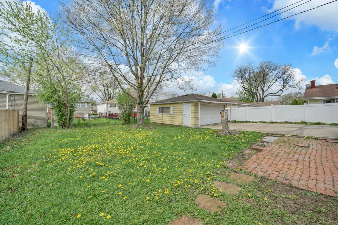 Photo of 10 N ADAMS Drive